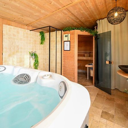 Ker Gana Sauna, Jacuzzi, Poele A Bois Plourin  외부 사진